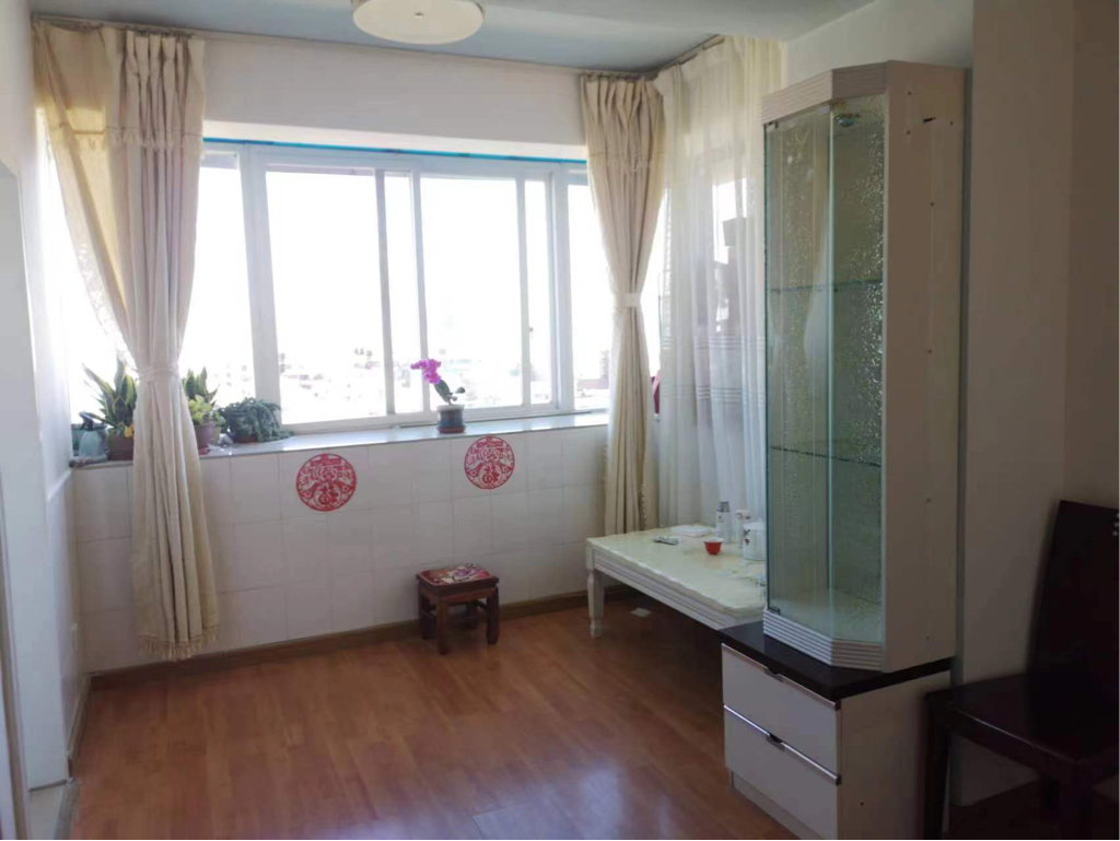 Shared Apartment-Seeking Flatmate-Long & Short Term