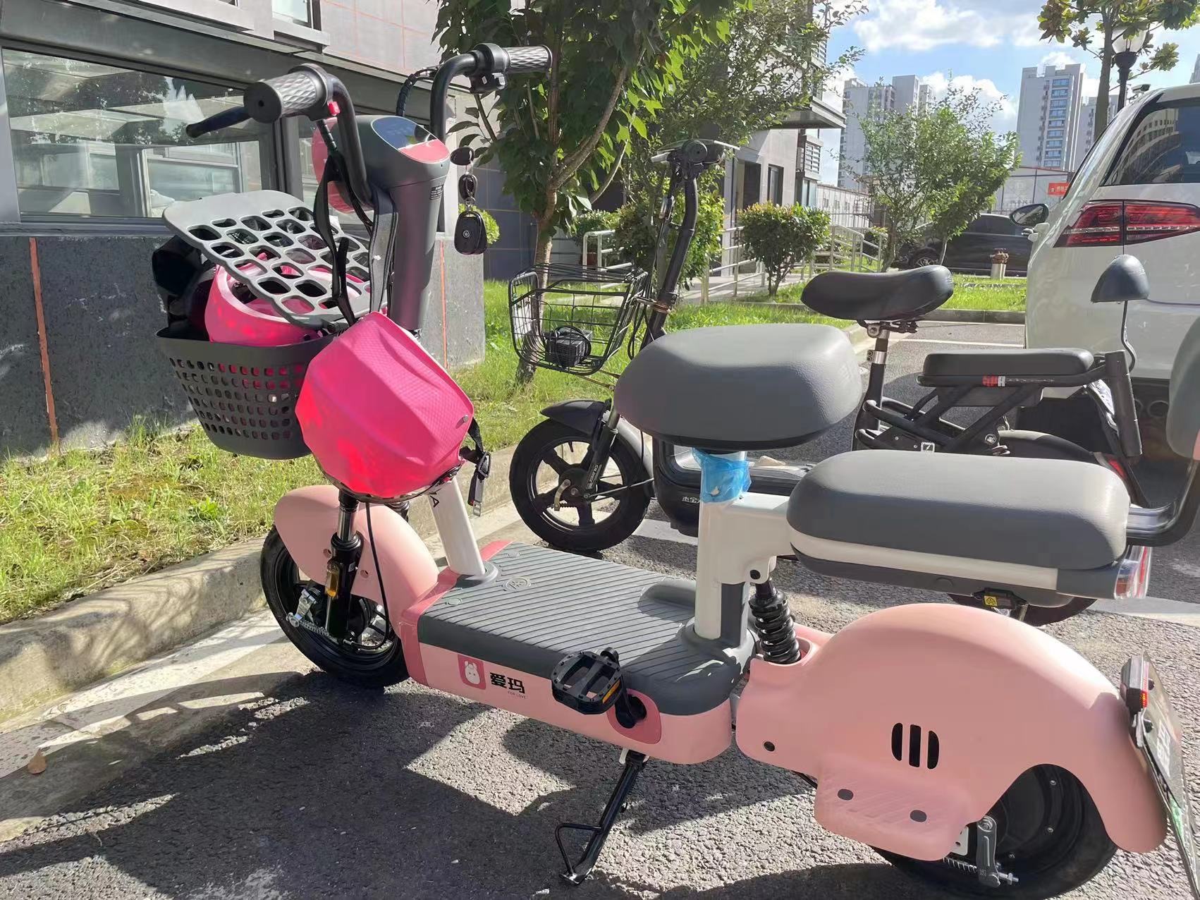 电瓶车