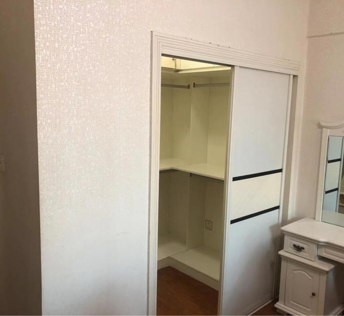 Shared Apartment-Sublet