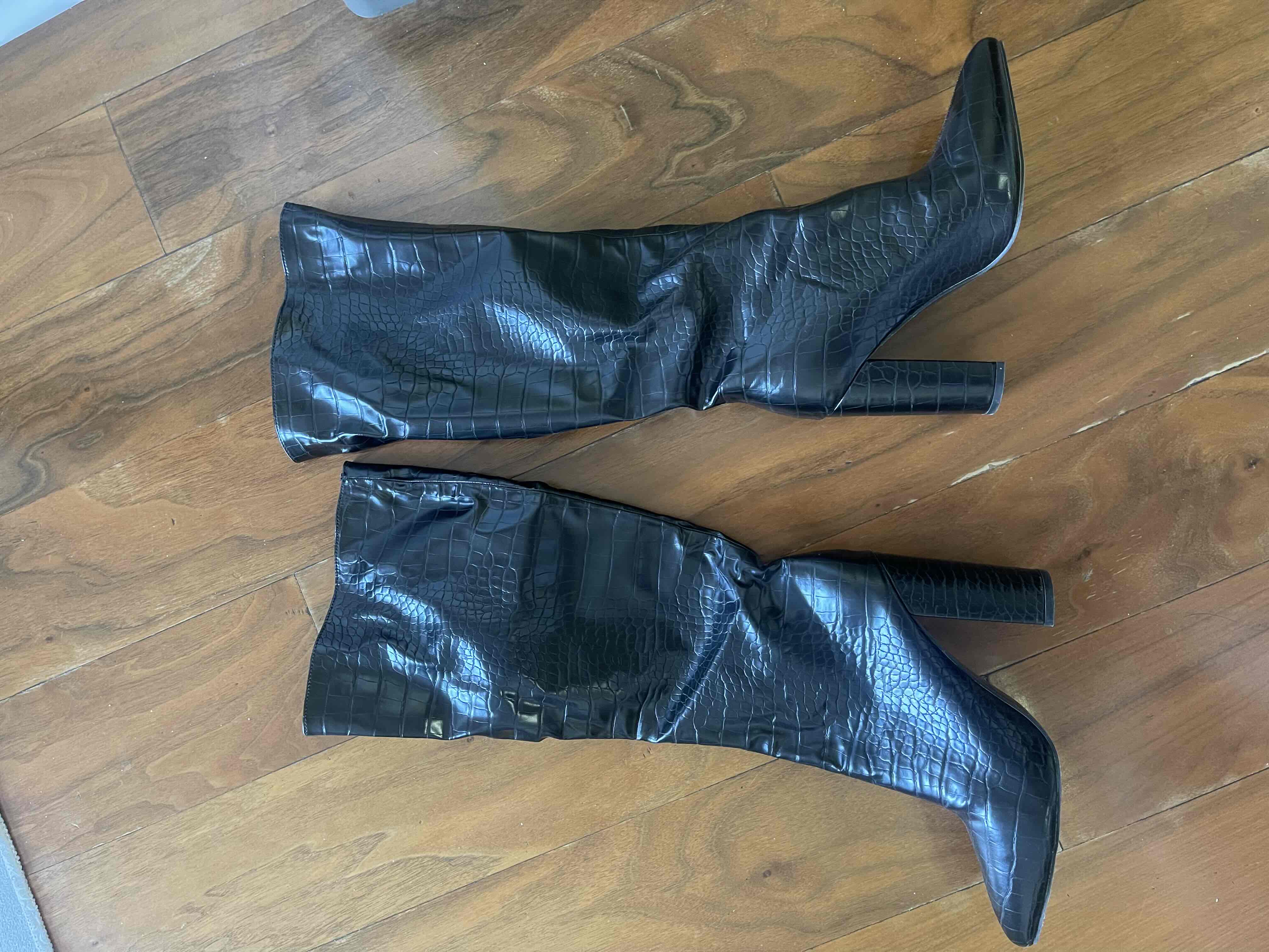 Black boots 