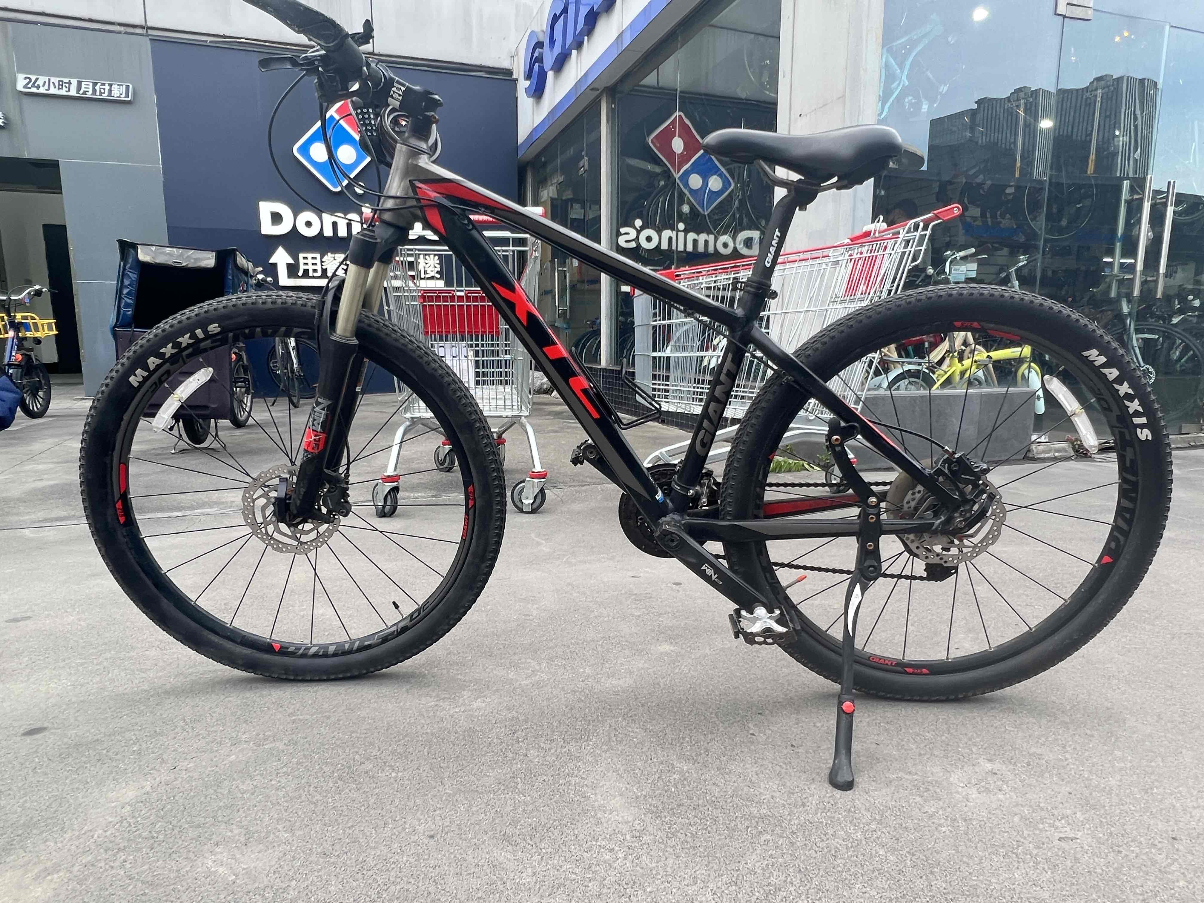 Giant xtc800 S 码黑红配色_0