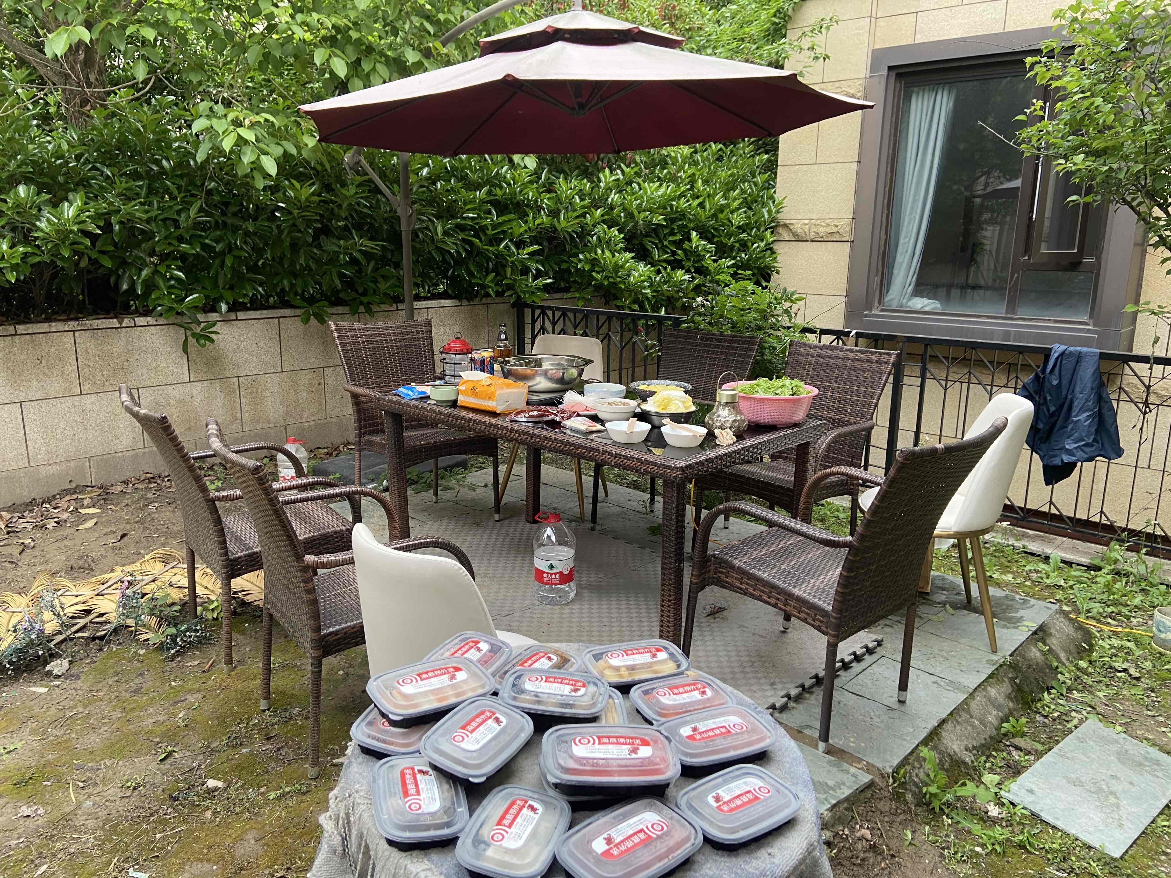 晚上全家一火锅，我的单身公寓里的单身朋友