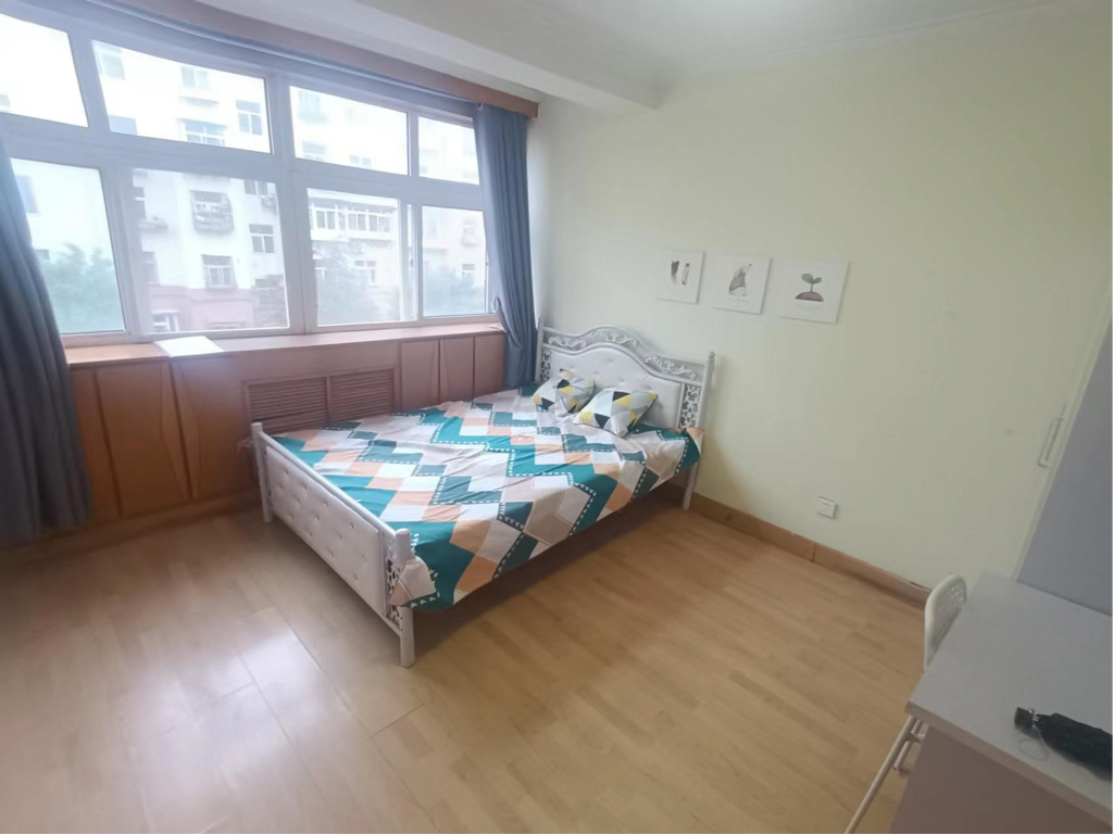 Shared Apartment-Sublet