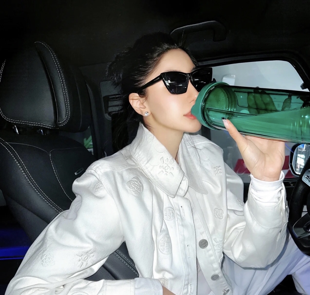 我在法租界梧桐树下，蹲个合拍的室友