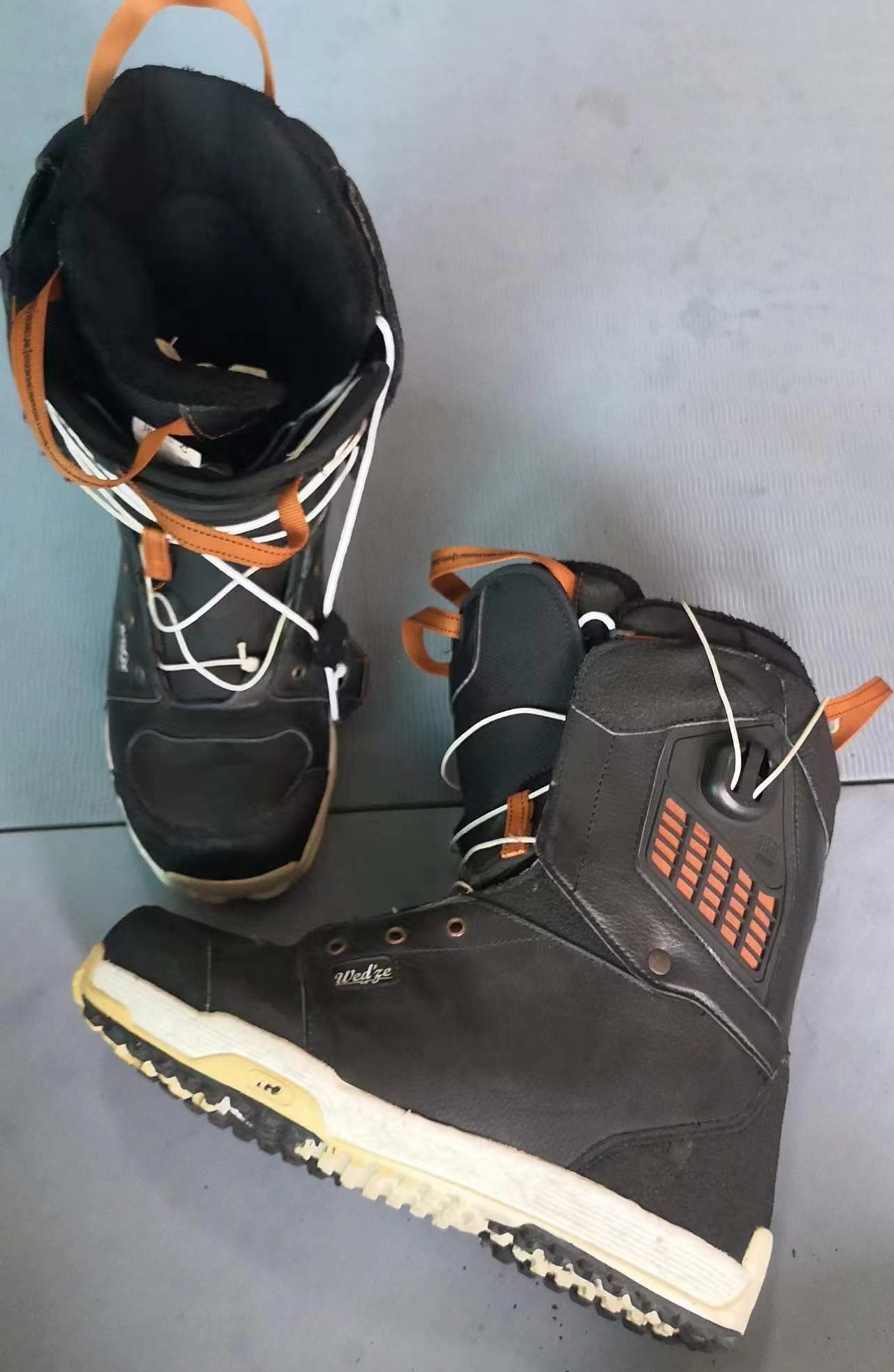 Decathlon wedze showboard shoe