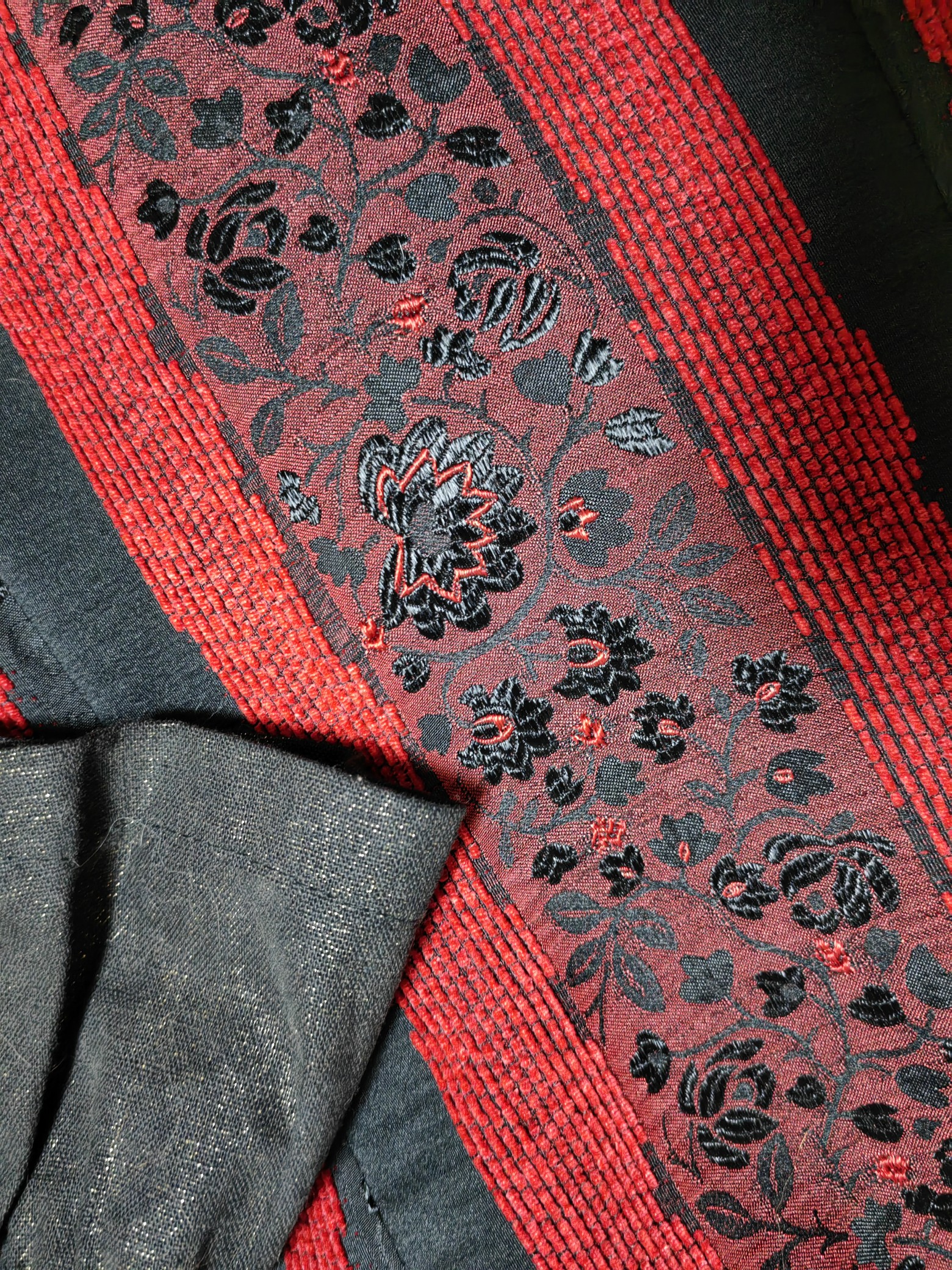 中国风绣花修身吊带连衣裙