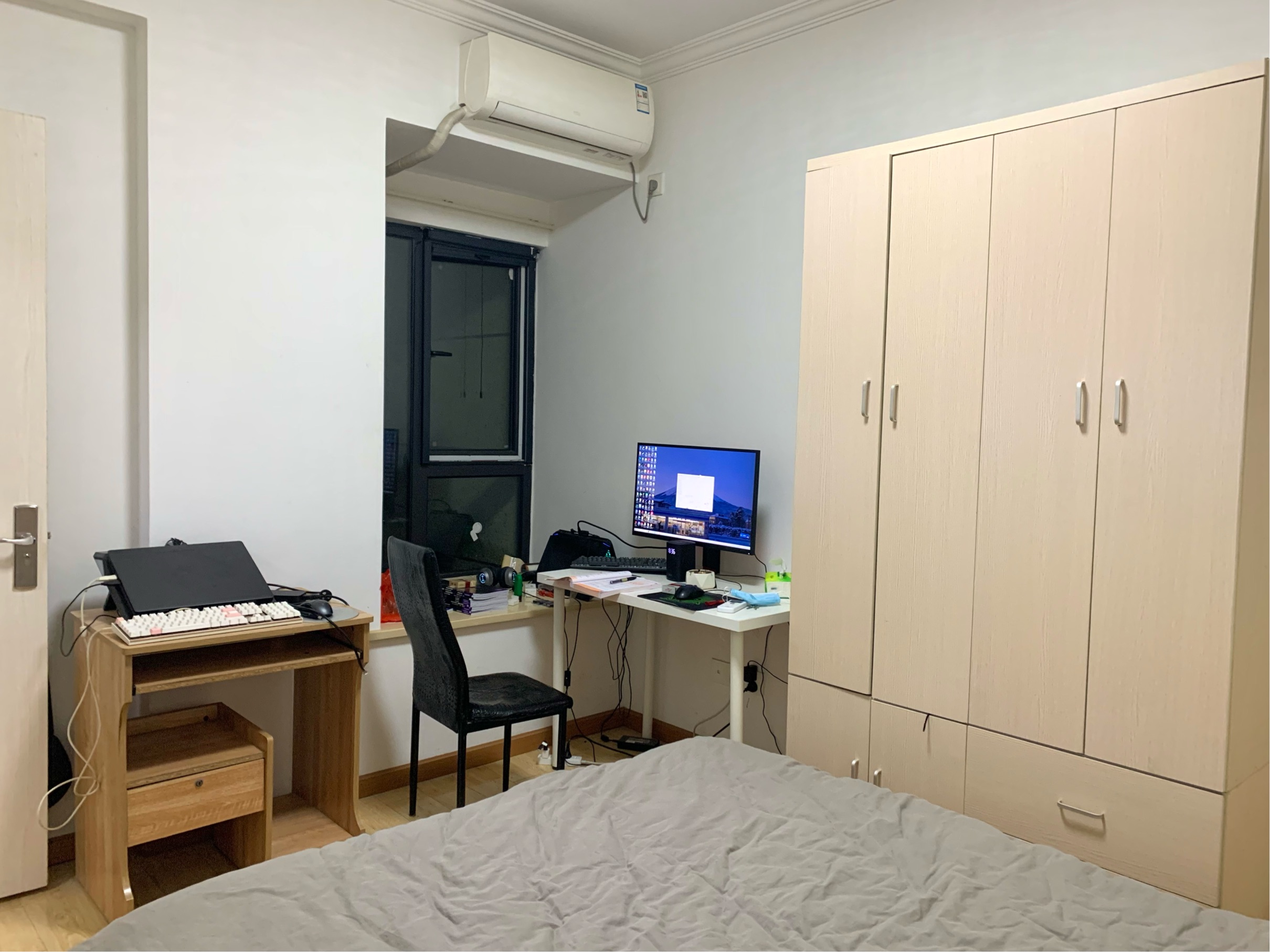 WuhanHongshanShared ApartmentSeeking FlatmateLong & Short Term