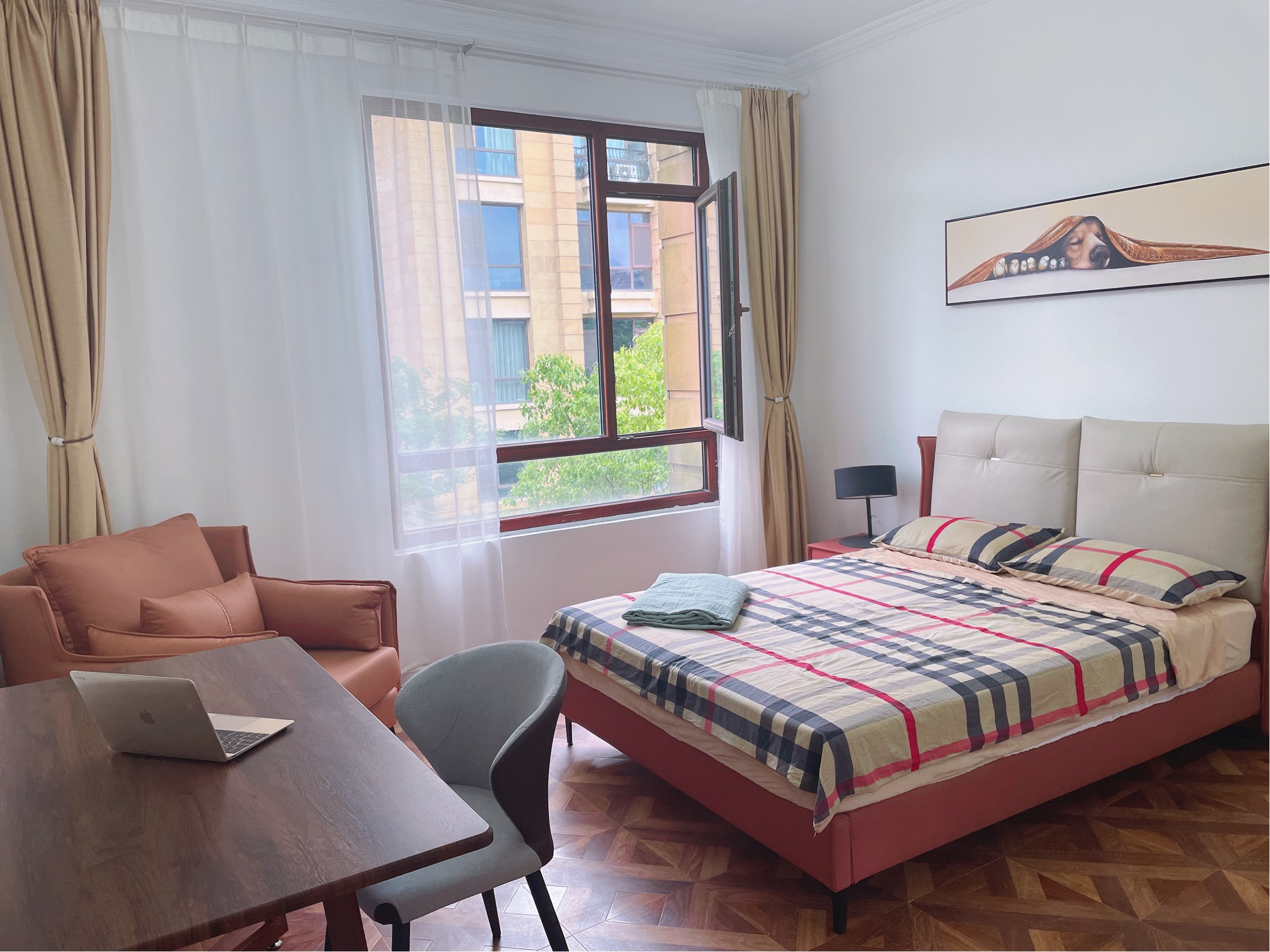 床头画是不是很有意境哈哈