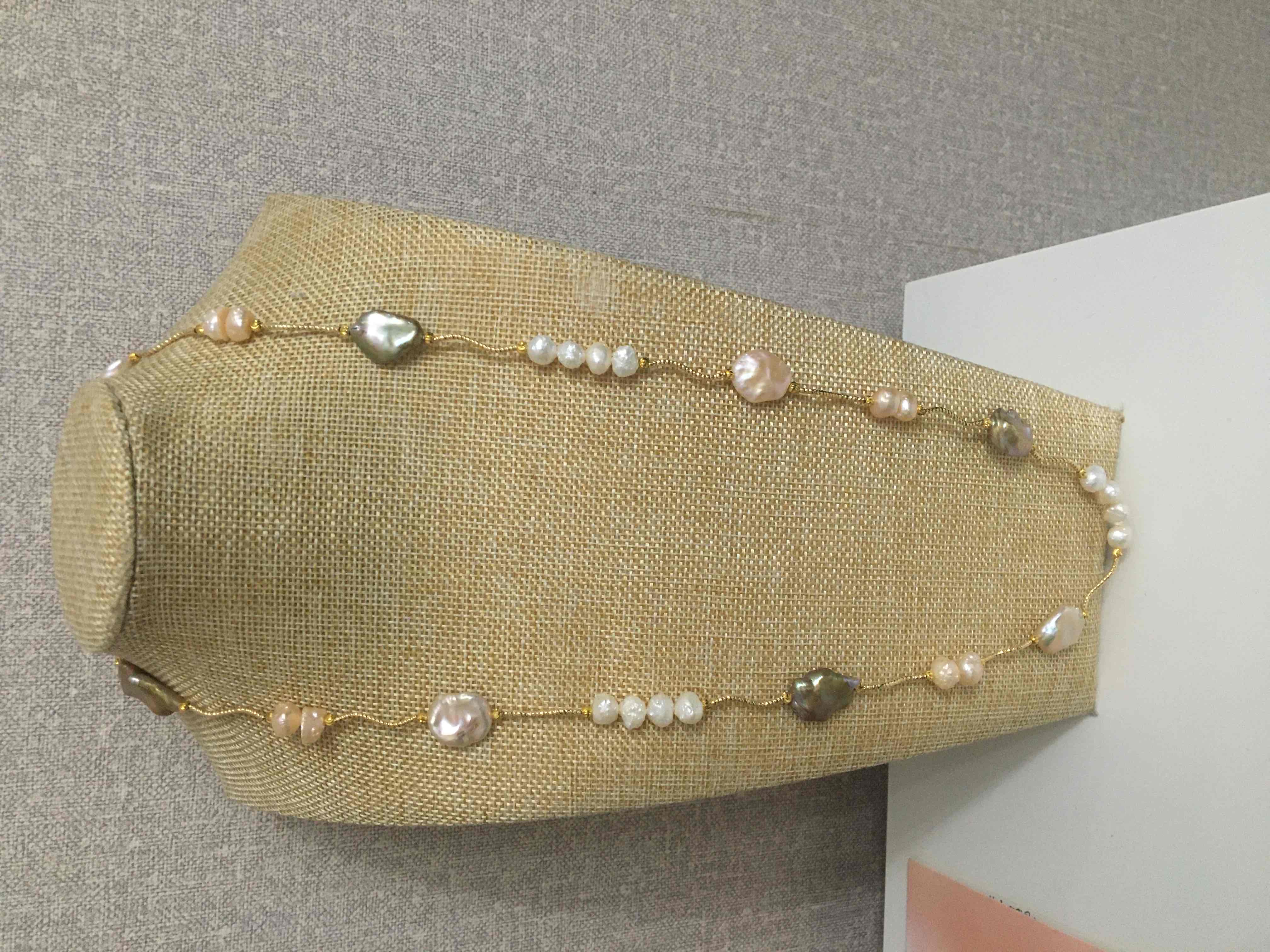 Pearl necklace 珍珠项链