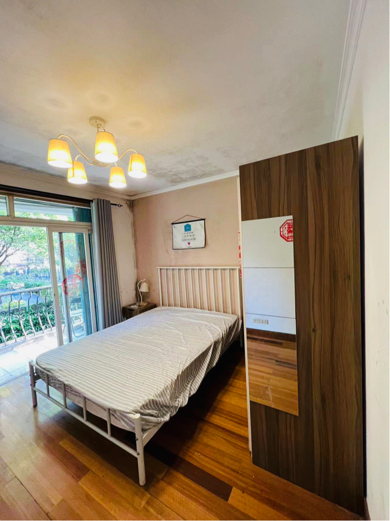 Shanghai-Xuhui-Cozy Home,Clean&Comfy,No Gender Limit,Hustle & Bustle,“Friends”,Chilled,LGBTQ Friendly,Pet Friendly