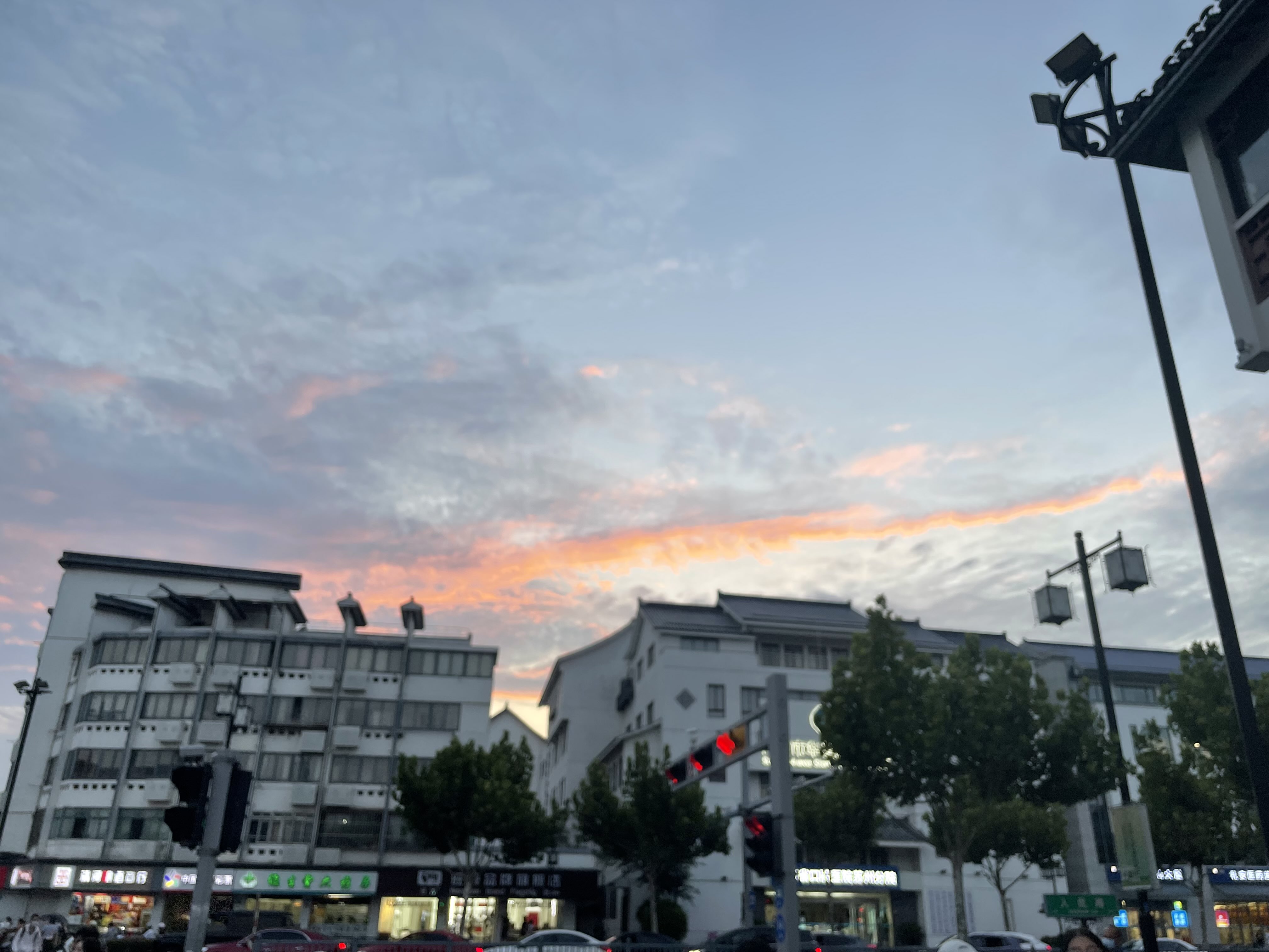 黎逯