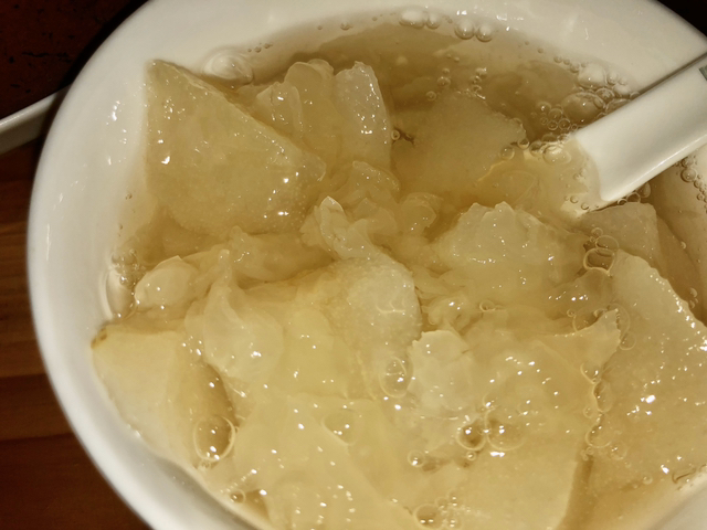 今天做的银耳雪梨糖水 | Pear with White Fungus