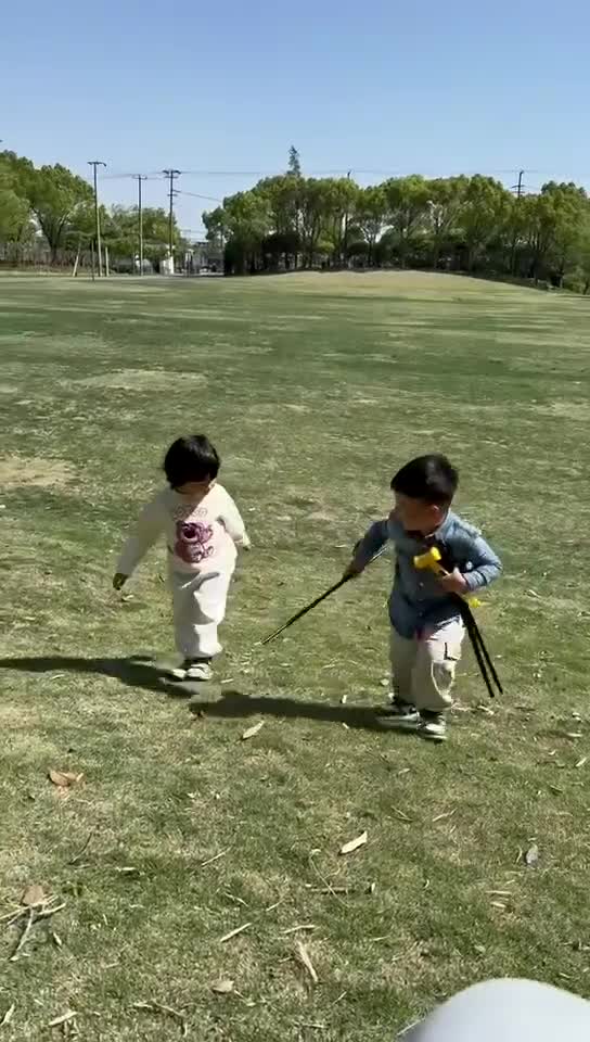 一起玩耍的好朋友👫