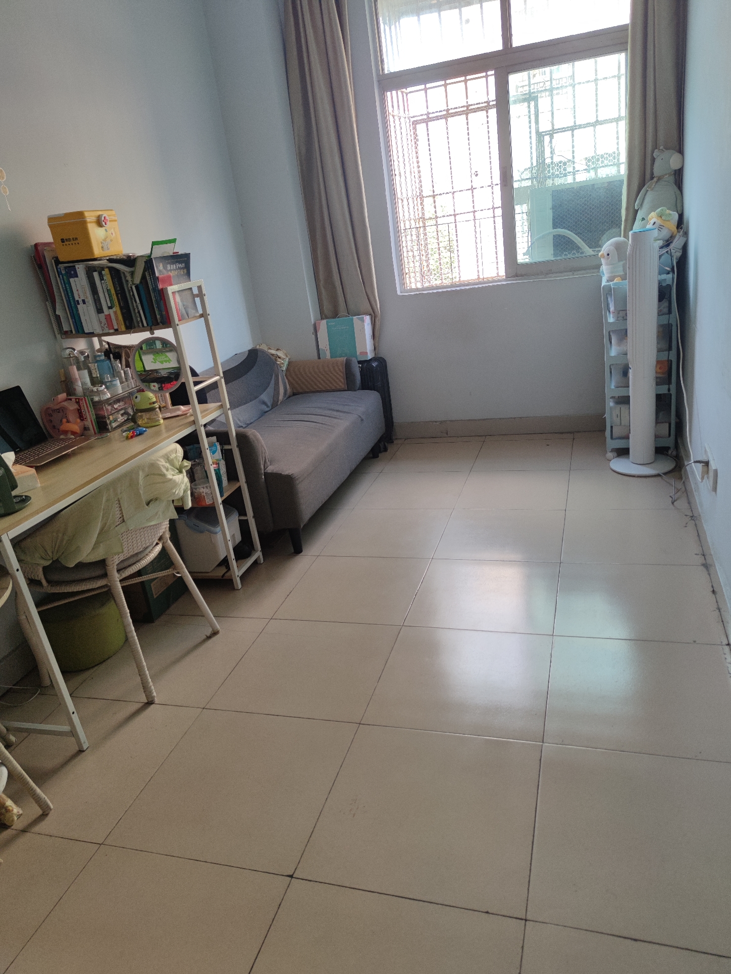 ShenzhenLonggangLong & Short TermSublet