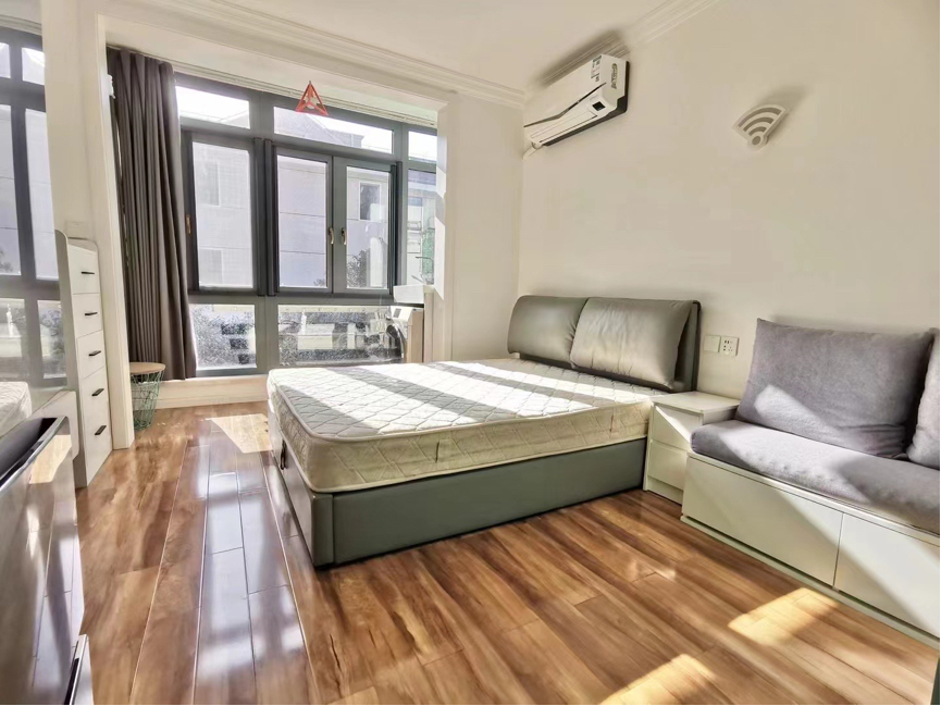 Shanghai-Changning-Cozy Home,Clean&Comfy,No Gender Limit,Hustle & Bustle,“Friends”,Chilled,LGBTQ Friendly,Pet Friendly