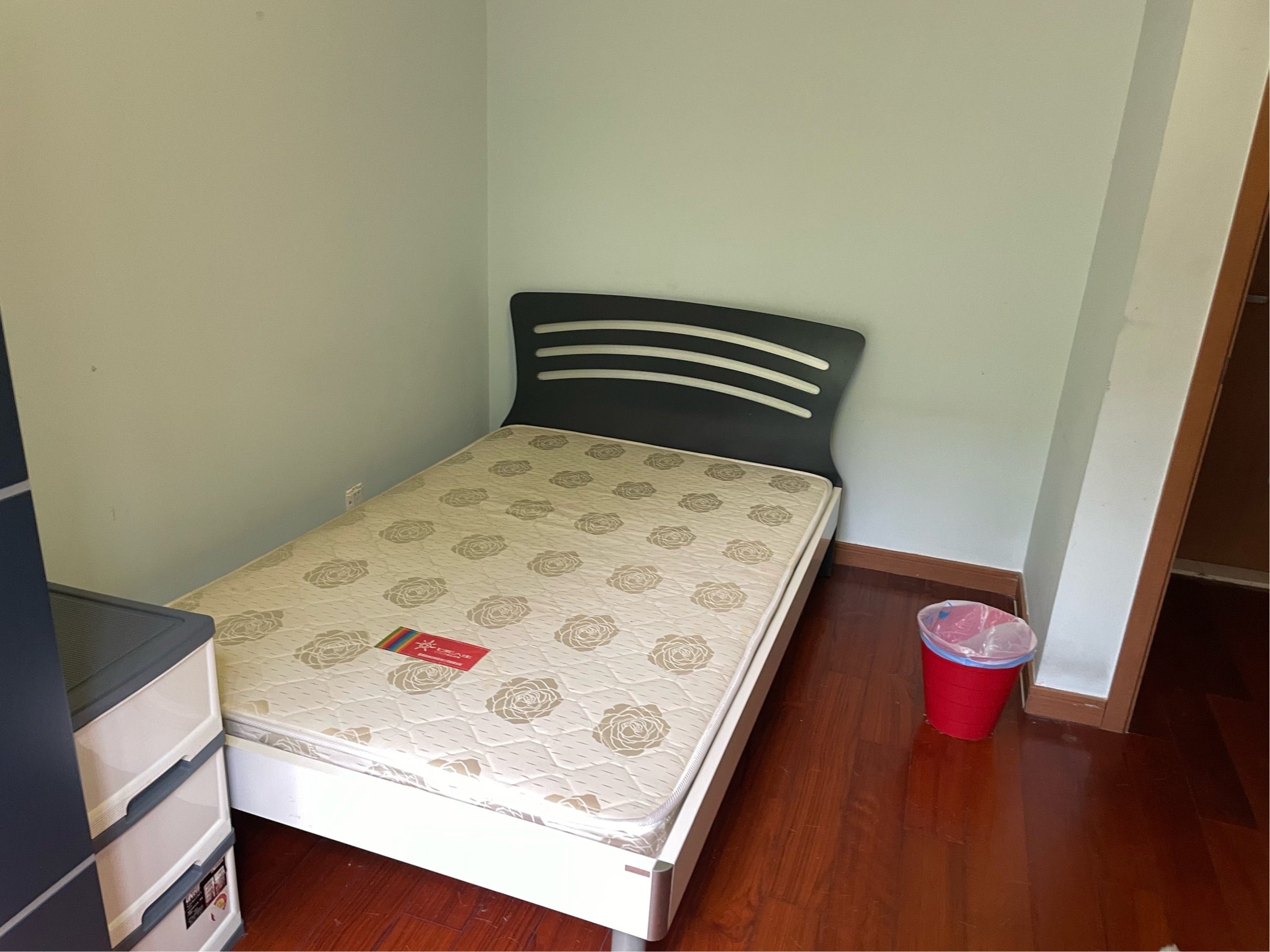 Shanghai-Pudong-Cozy Home,Clean&Comfy,No Gender Limit,Hustle & Bustle,“Friends”,Chilled,LGBTQ Friendly,Pet Friendly
