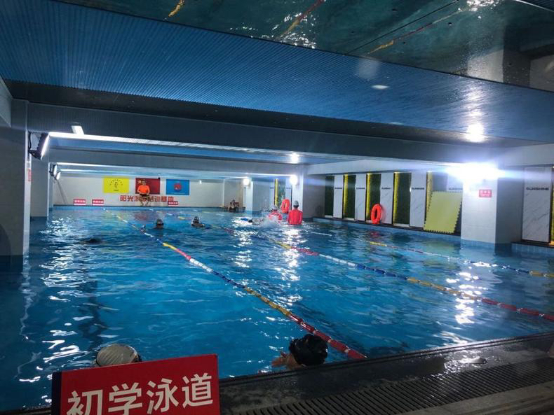 海天阳光国际游泳健身会所健身卡转让。位于北京市朝阳区管庄路13号，近传媒大学，常营，黄渠_1