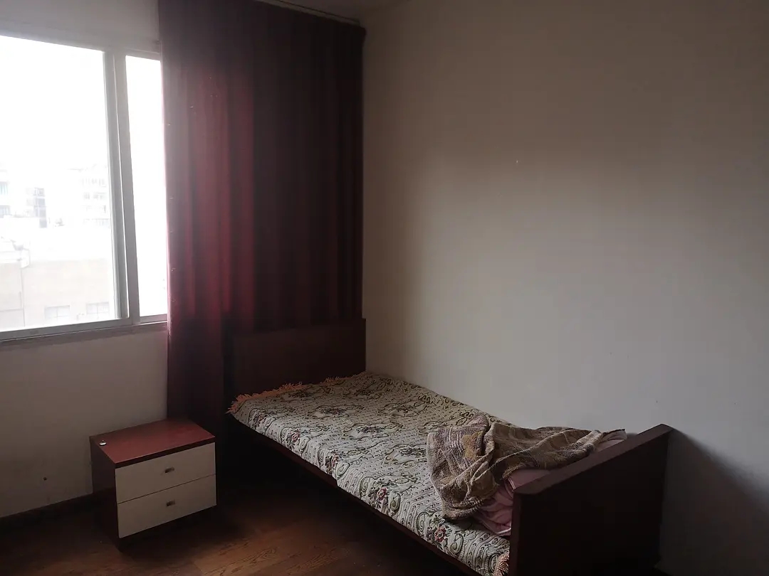 Shared Apartment-Seeking Flatmate-Long Term