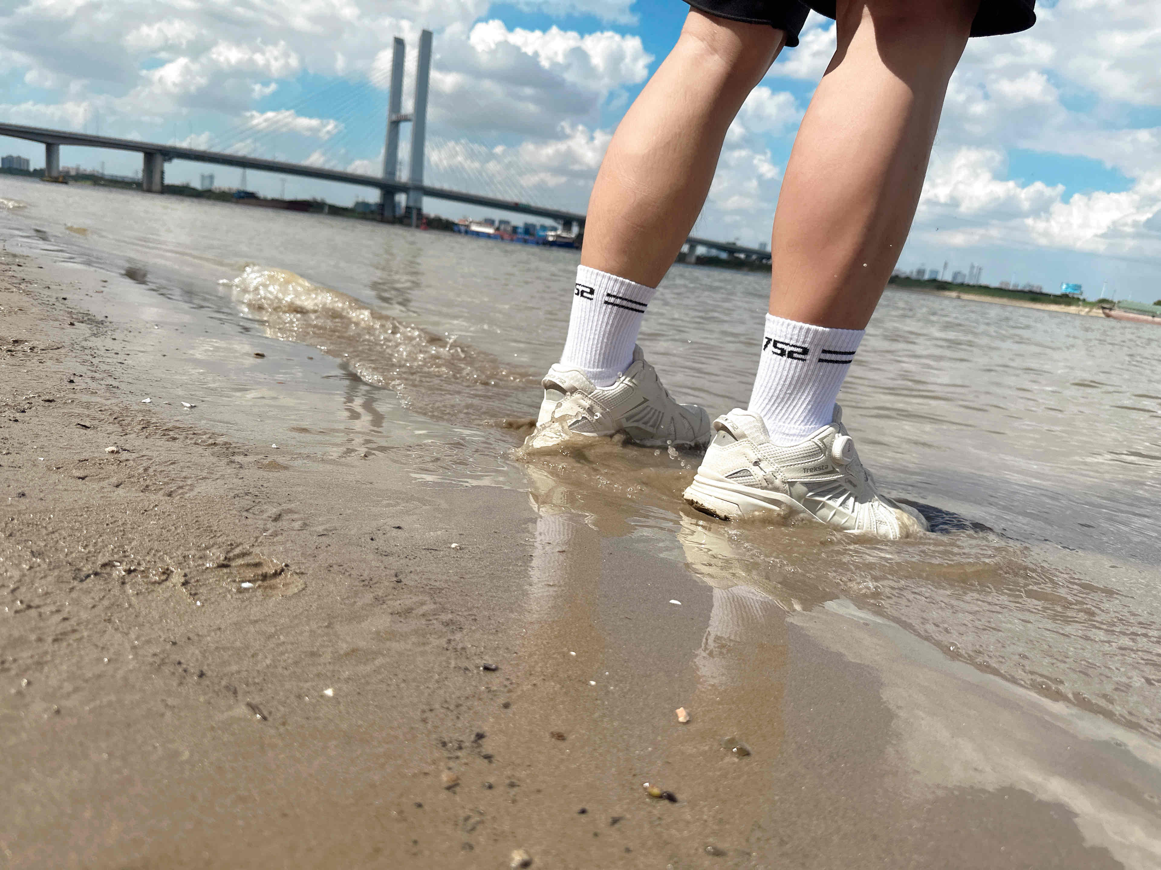 一双颜值徒步登山鞋_1