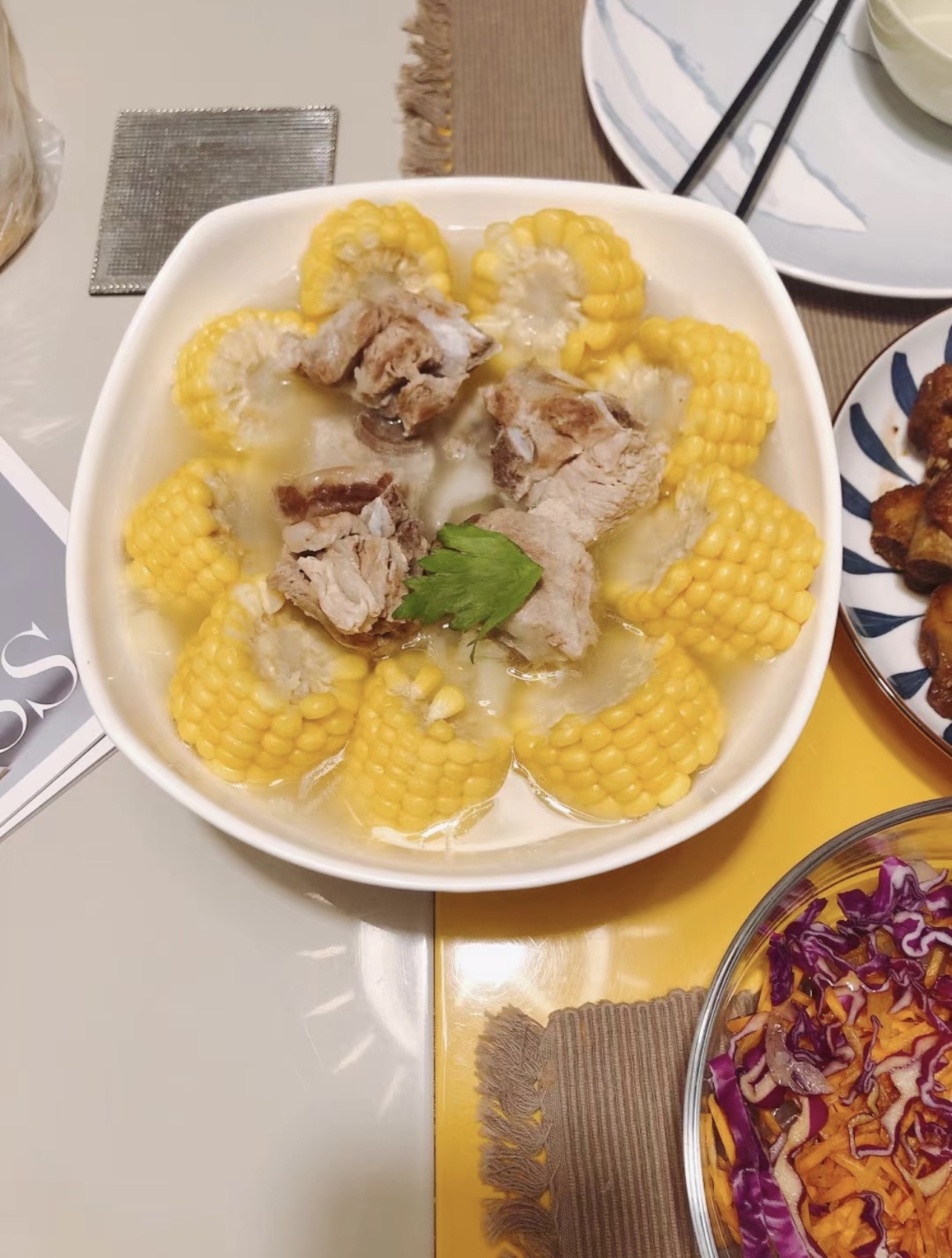 美女的琴弹的优雅，小李同学的菜也是绝了🫕_1