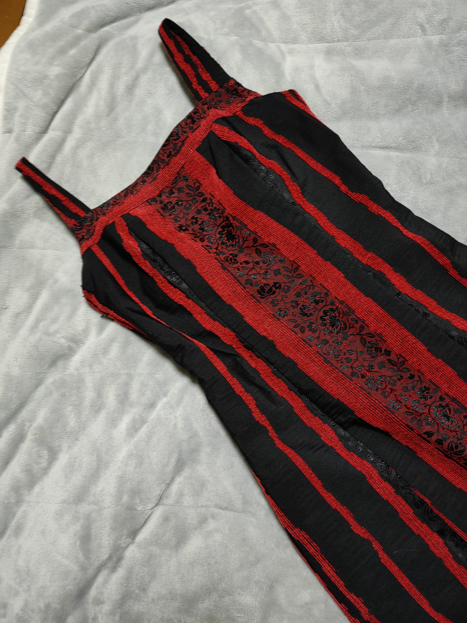 中国风绣花修身吊带连衣裙_1