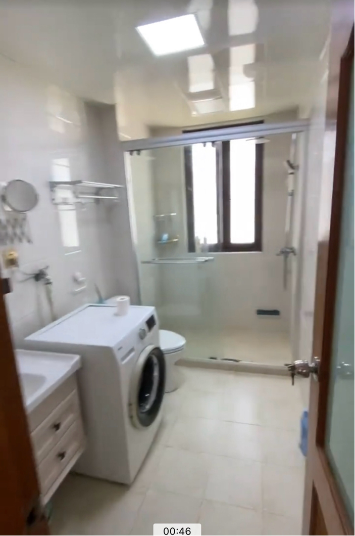 Shanghai-Xuhui-漕宝路,徐家汇,Pet Friendly,LGBTQ Friendly,Cozy Home,Clean&Comfy,No Gender Limit,Hustle & Bustle,“Friends”,Chilled