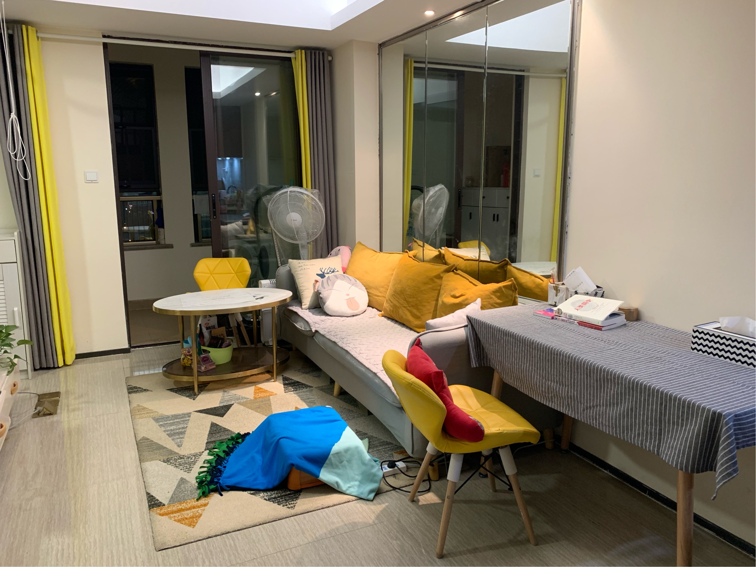 遛弯散步回来整租房源2