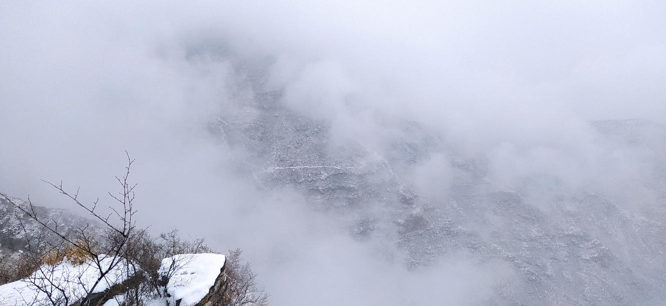 Climbing in the White day_3