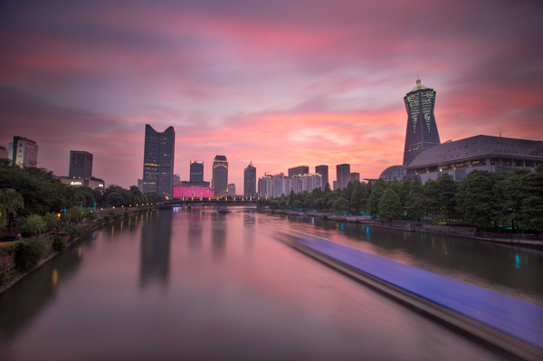 Where Wulin Square meets the Great Canal