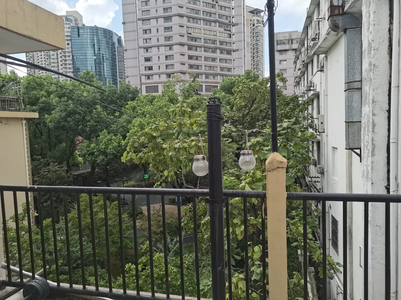 Shanghai-Jing‘An-Cozy Home,Clean&Comfy,No Gender Limit,Hustle & Bustle,“Friends”,Chilled,LGBTQ Friendly,Pet Friendly