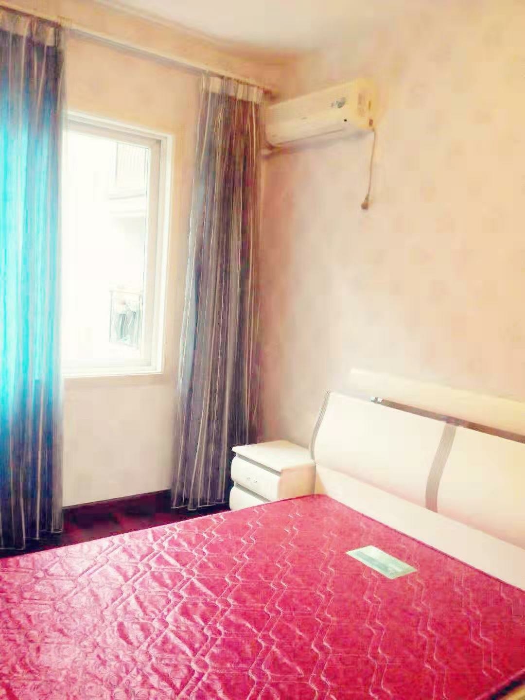 Chongqing-Nan'An-500RMB/Night,Cozy Home,Clean&Comfy,No Gender Limit,Hustle & Bustle