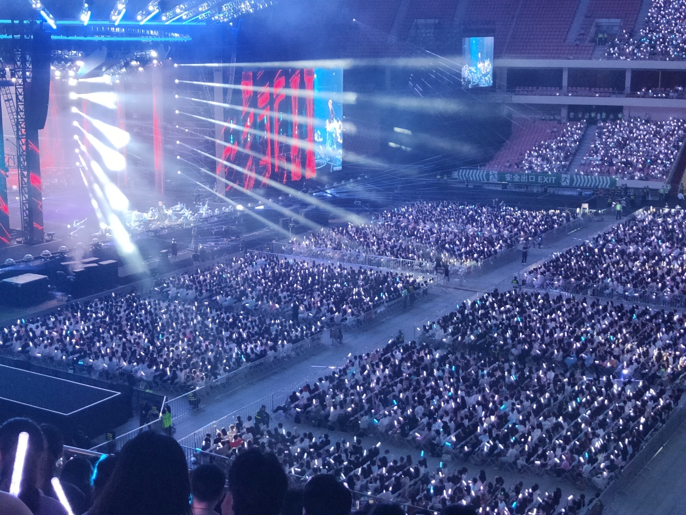 现场版认真的雪（老薛的演唱会）_1