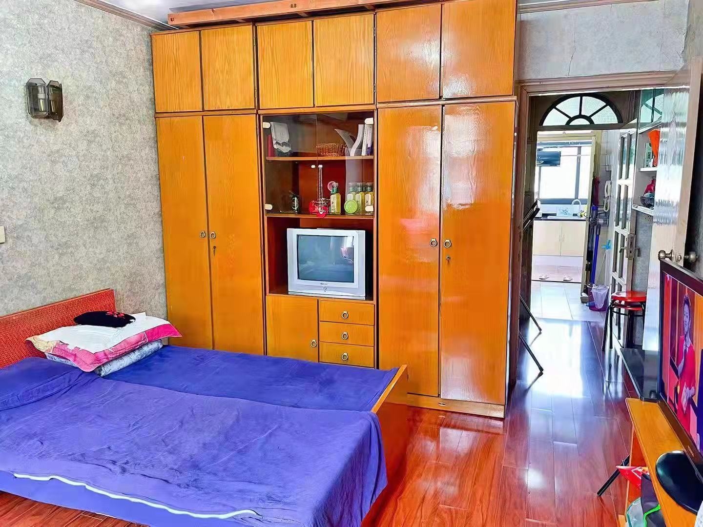 Shanghai-Xuhui-民水民电,Pet Friendly,LGBTQ Friendly,Cozy Home,No Gender Limit,Hustle & Bustle,Chilled