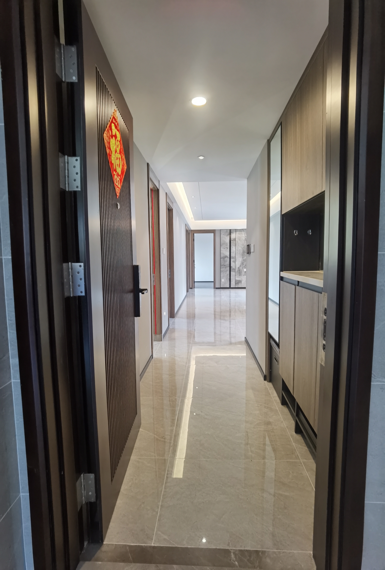 Songshanhu 东莞市大岭山镇石大路大岭山段628号松湖碧桂园，27栋，2702