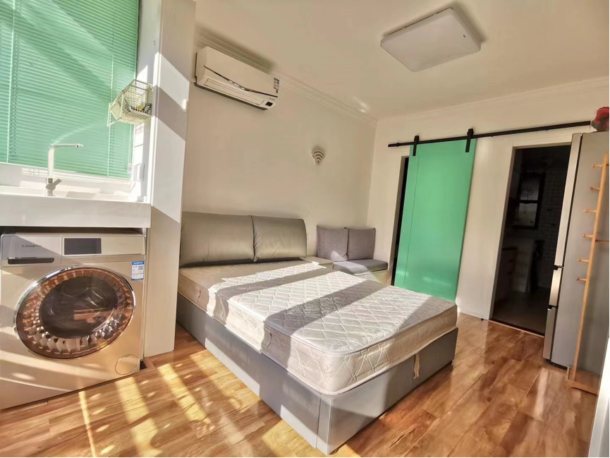 Shanghai-Changning-Cozy Home,Clean&Comfy,No Gender Limit,Hustle & Bustle,“Friends”,Chilled,LGBTQ Friendly,Pet Friendly