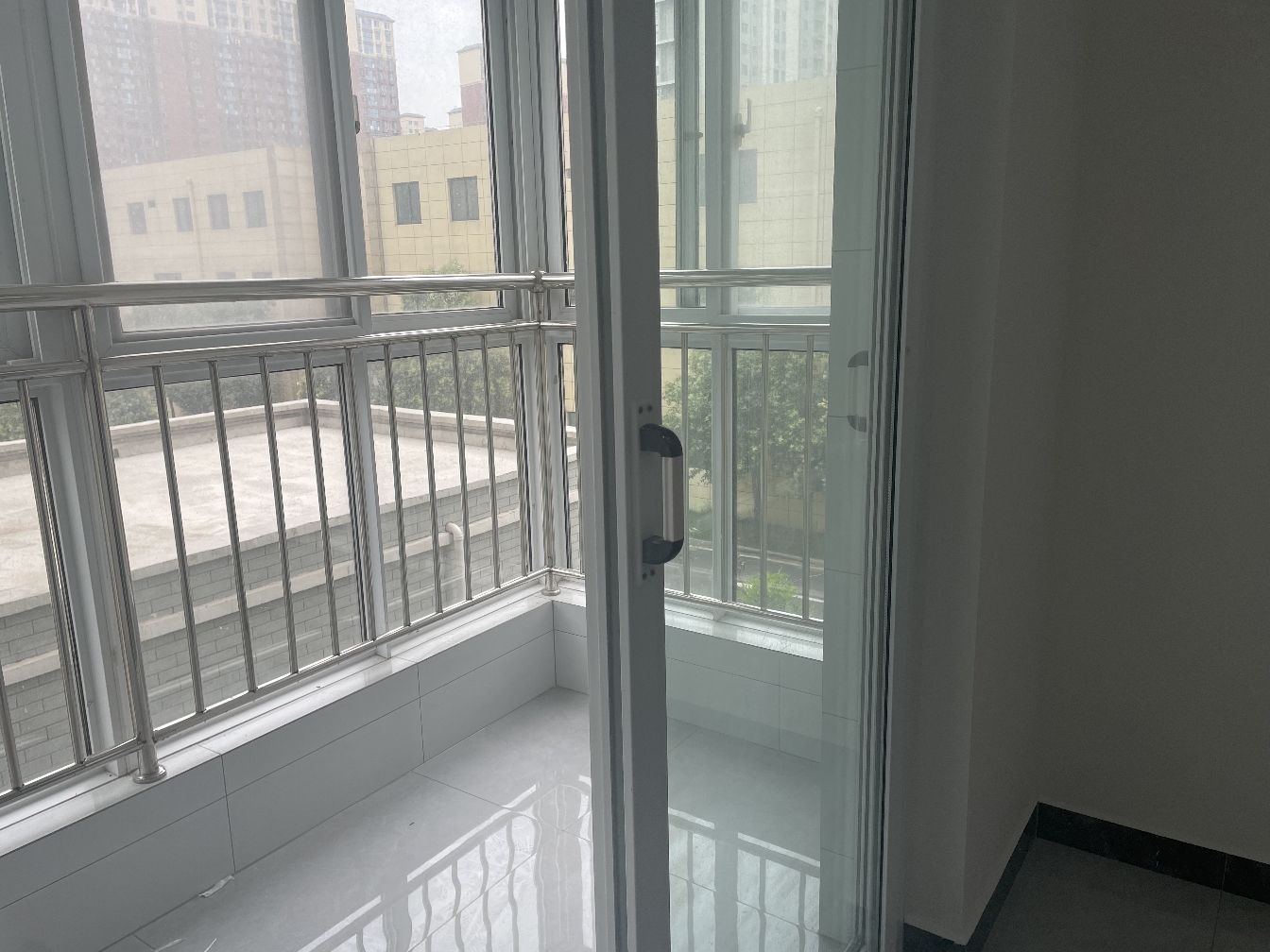 高新区 落樱街龙润庄王嘉苑3号院