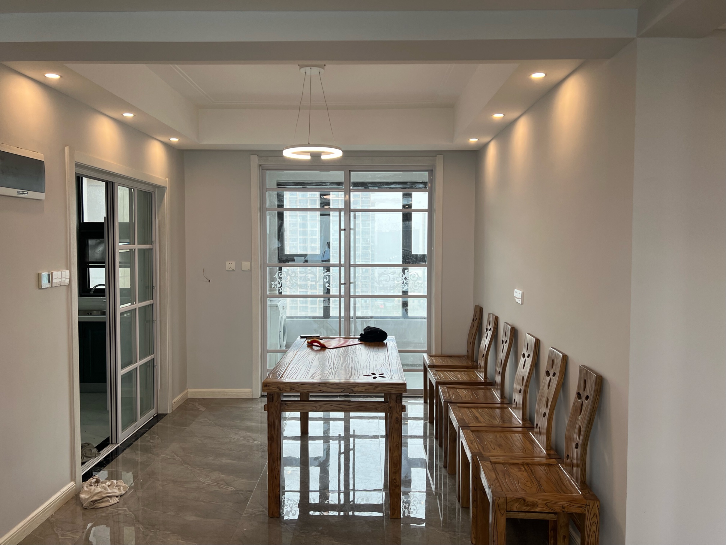 Zhengdong New Area 瑞昌路100号建业春天里一期33号楼