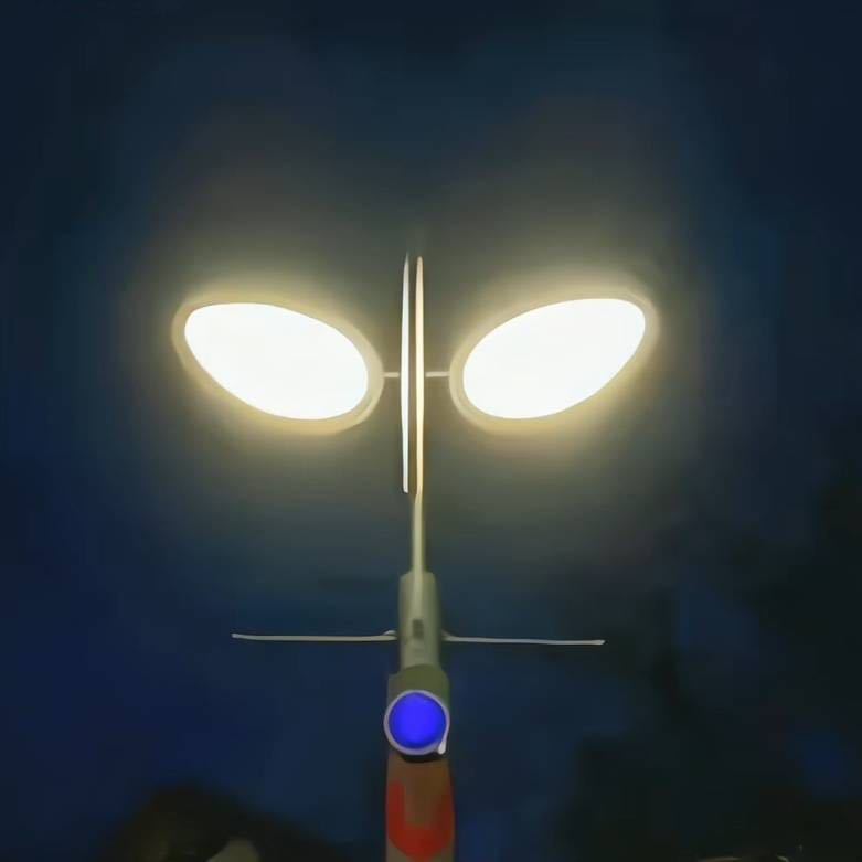 想把头发往后捋