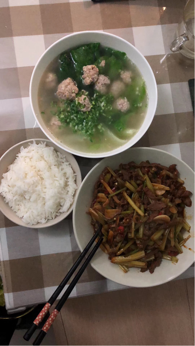 你介意有个给你做饭，给你拍照的室友吗？_3