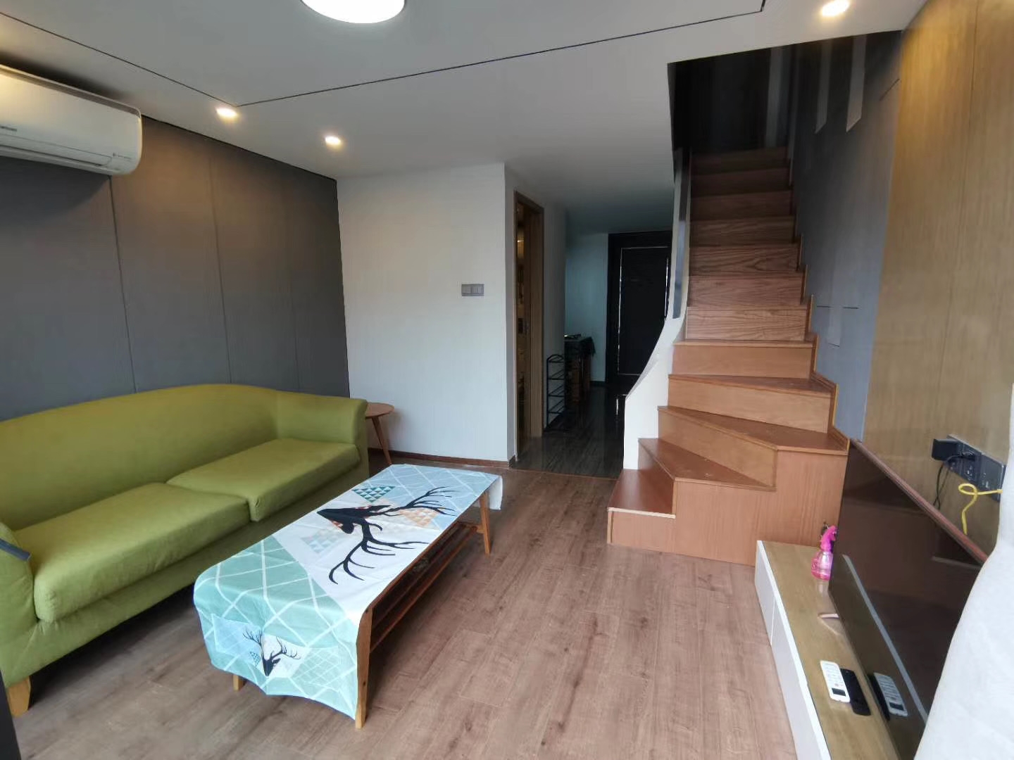 Hangzhou-Binjiang-Cozy Home,Clean&Comfy,No Gender Limit,Hustle & Bustle,Chilled,Pet Friendly
