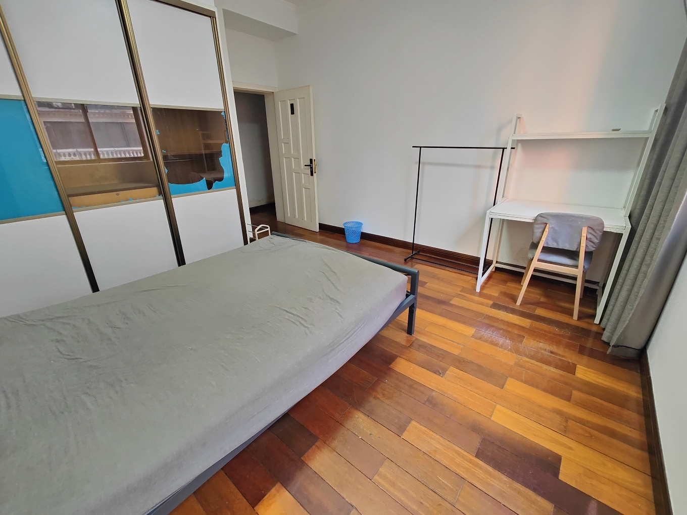 Wuhan-Wuchang-Seeking Flatmate