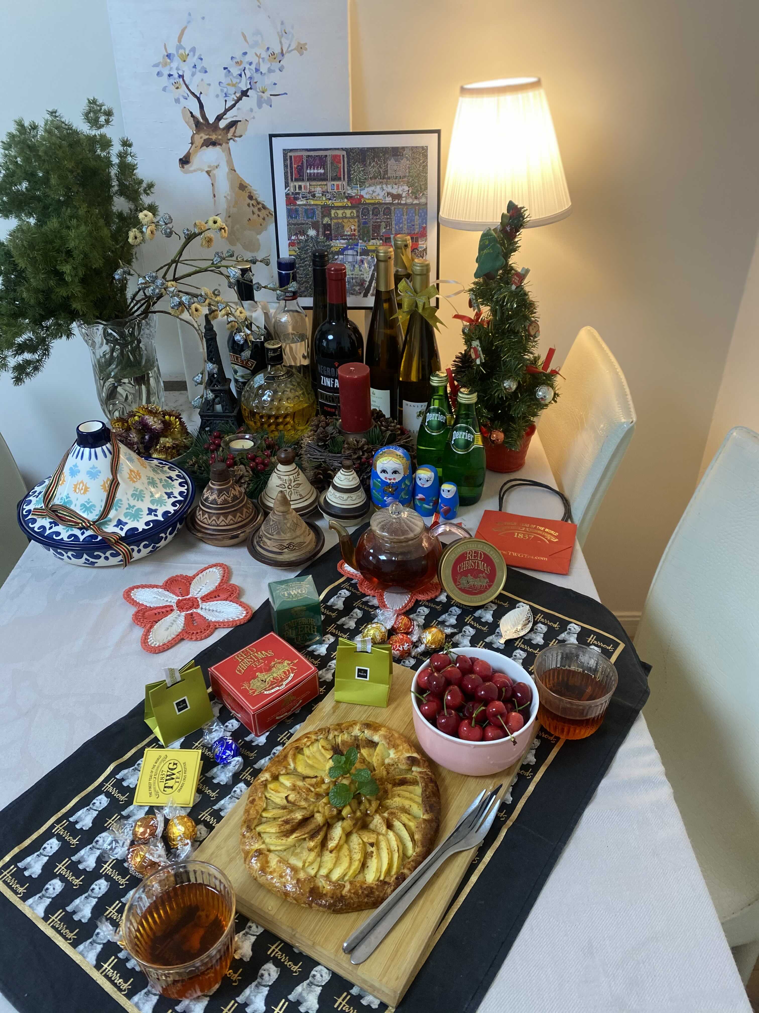 Handmade Apple Pie wth Red Christmas Tea_3