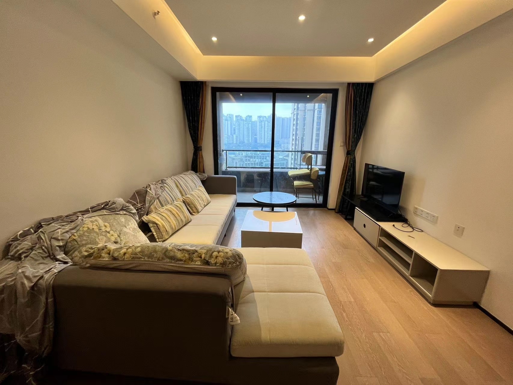 Chongqing Yuzhong | 万科翡翠天麓_4