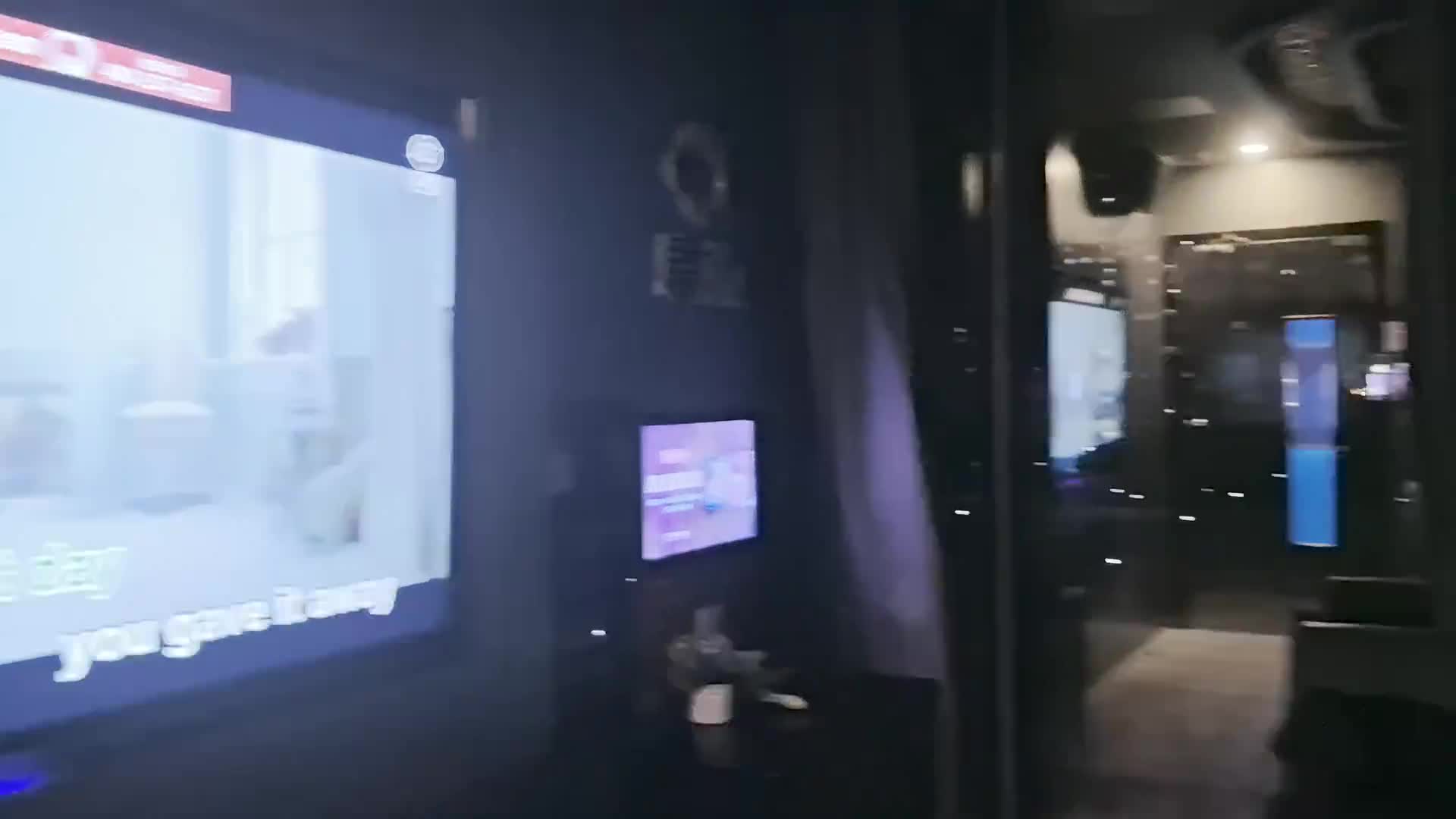 找合租室友，两室一厅，朝西