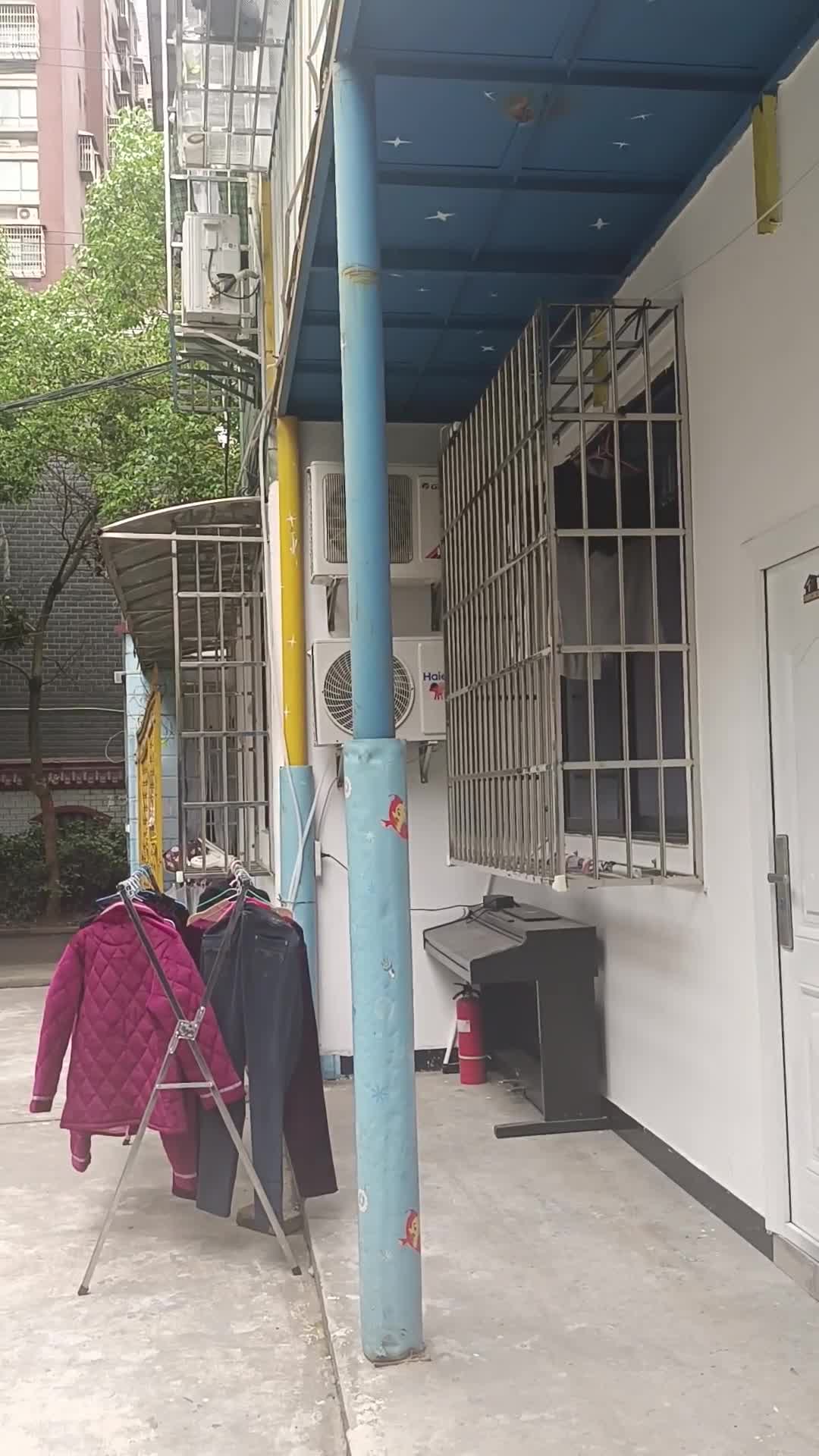 一出太阳就有点小热了，开始进入空调模式 