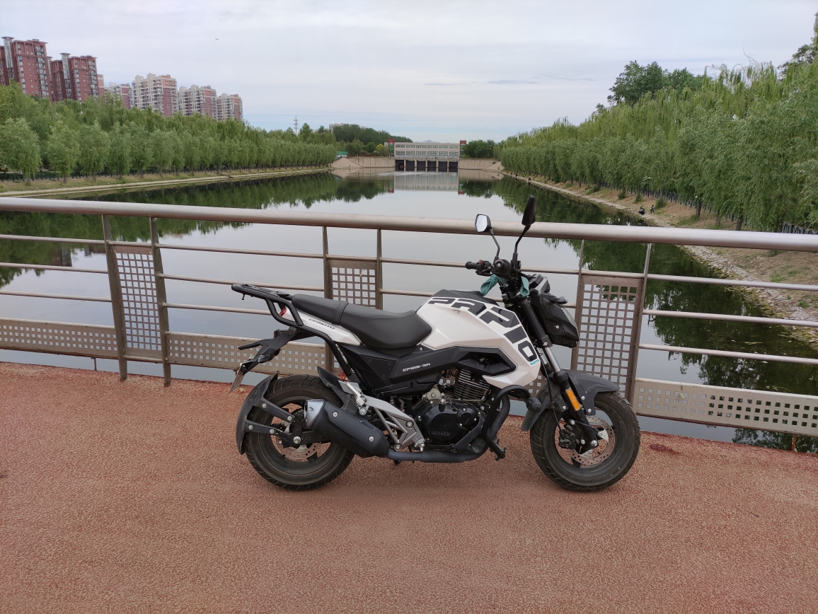 爱好网球，骑摩托车，自己投资_4