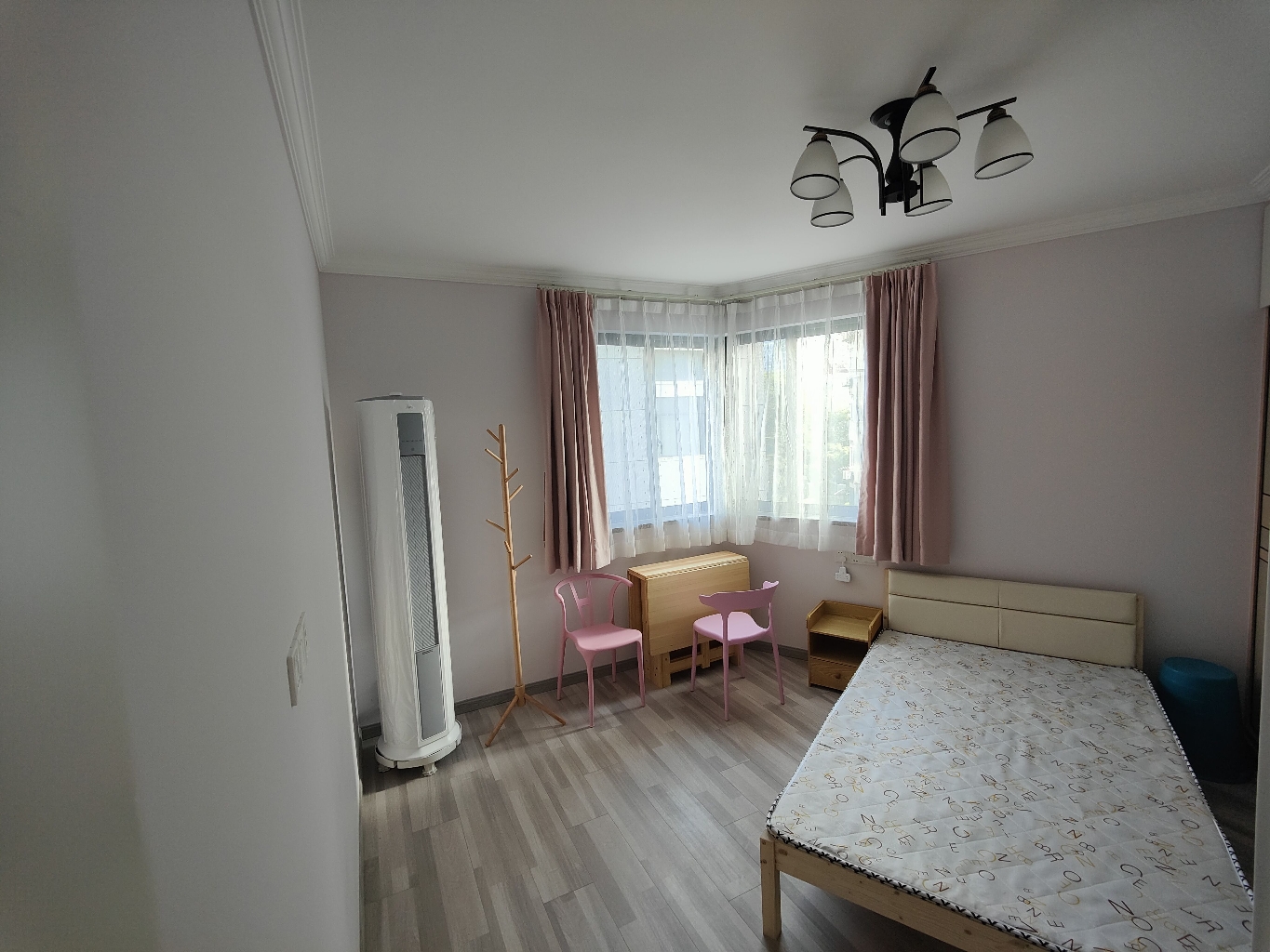 Shanghai-Huangpu-Cozy Home,No Gender Limit,Hustle & Bustle,“Friends”,Chilled,LGBTQ Friendly