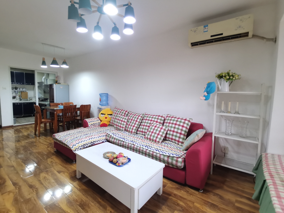 ChengduJinniuLong term👯‍♀️line 3Seeking FlatmateShared Apartment