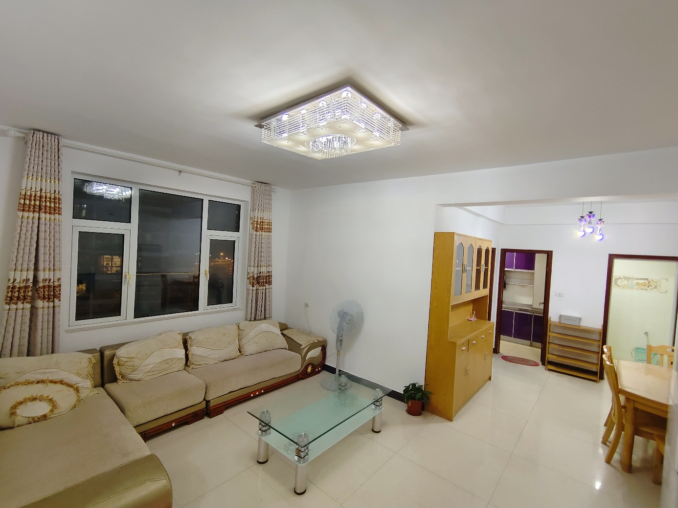 Wuhan-Hongshan-Cozy Home,Clean&Comfy,No Gender Limit,Hustle & Bustle,Chilled