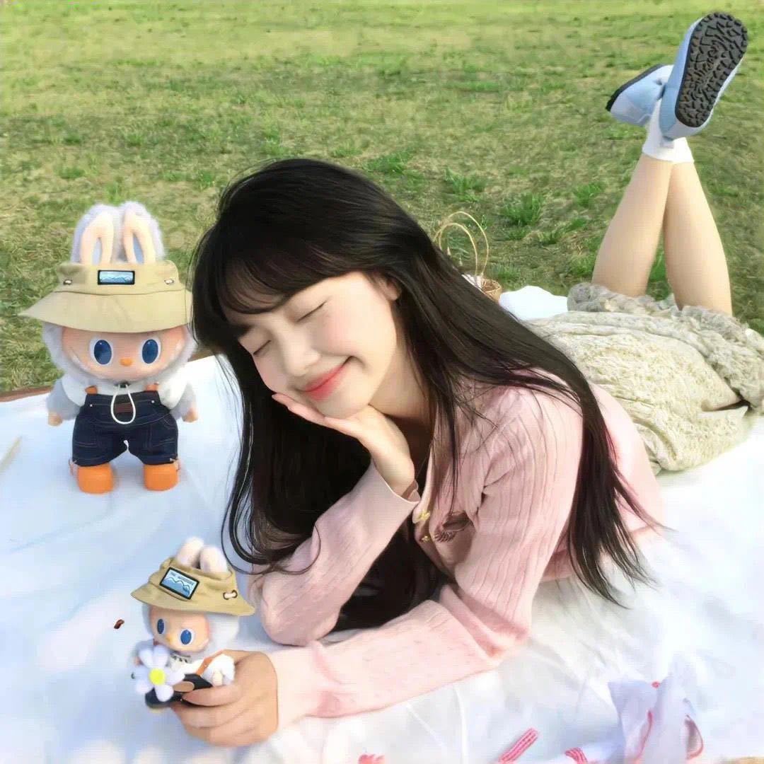 岑宁.